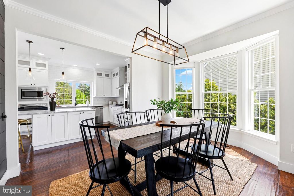 Image 10 of property listing at 6956 FAIR LN, New Market, MD 21774