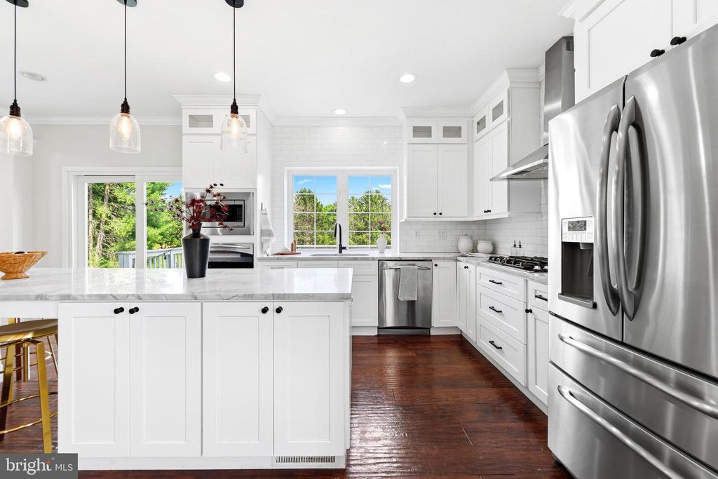 Image 11 of property listing at 6956 FAIR LN, New Market, MD 21774