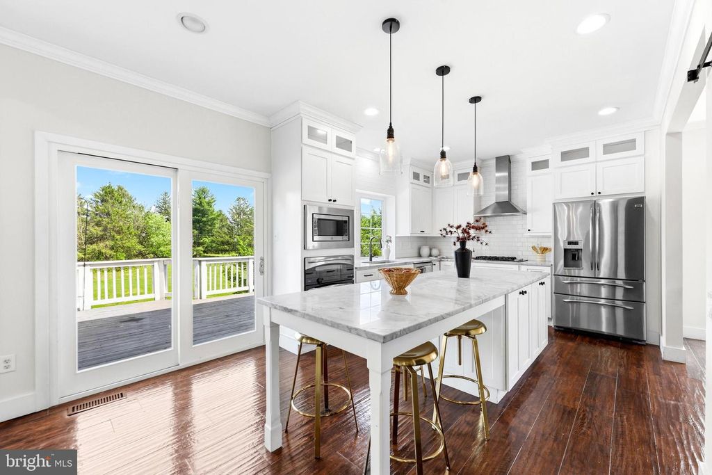 Image 13 of property listing at 6956 FAIR LN, New Market, MD 21774