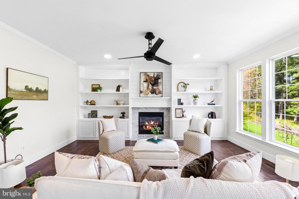 Image 19 of property listing at 6956 FAIR LN, New Market, MD 21774