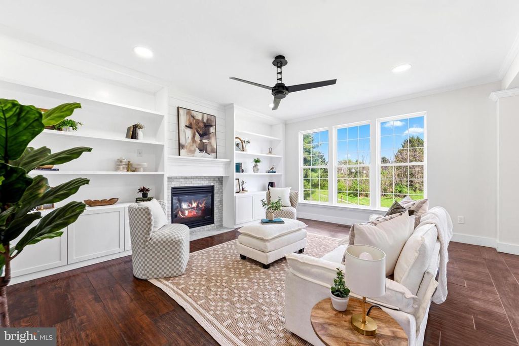 Image 20 of property listing at 6956 FAIR LN, New Market, MD 21774