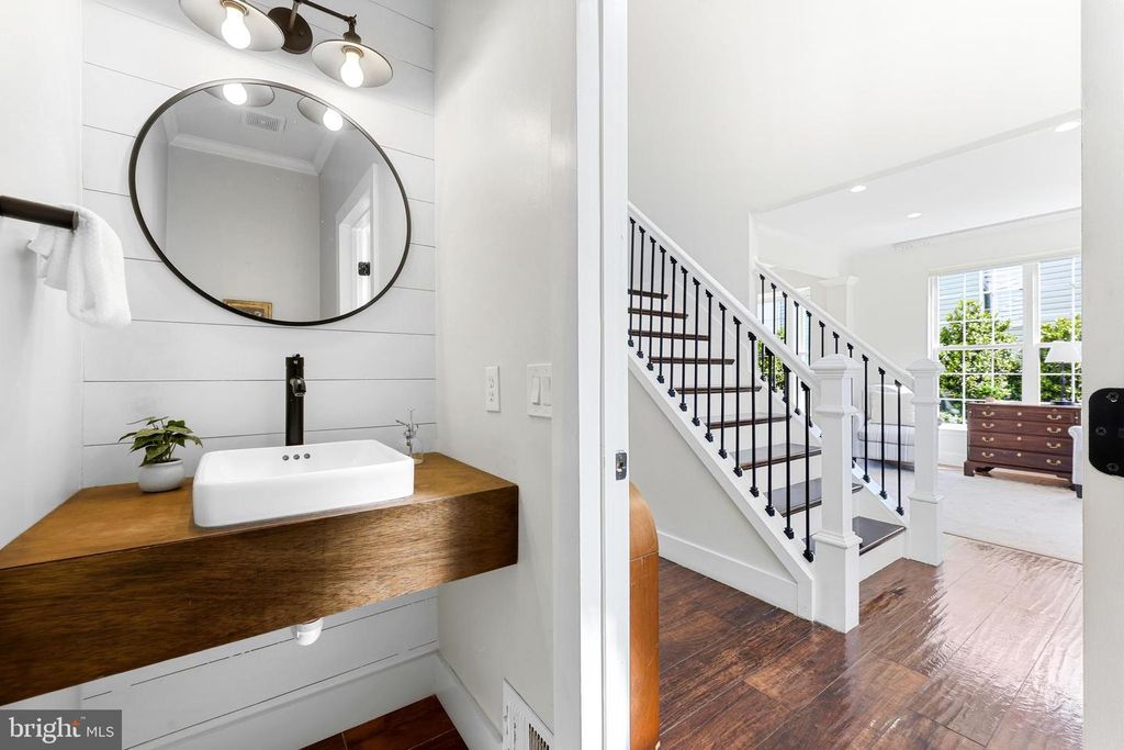 Image 21 of property listing at 6956 FAIR LN, New Market, MD 21774