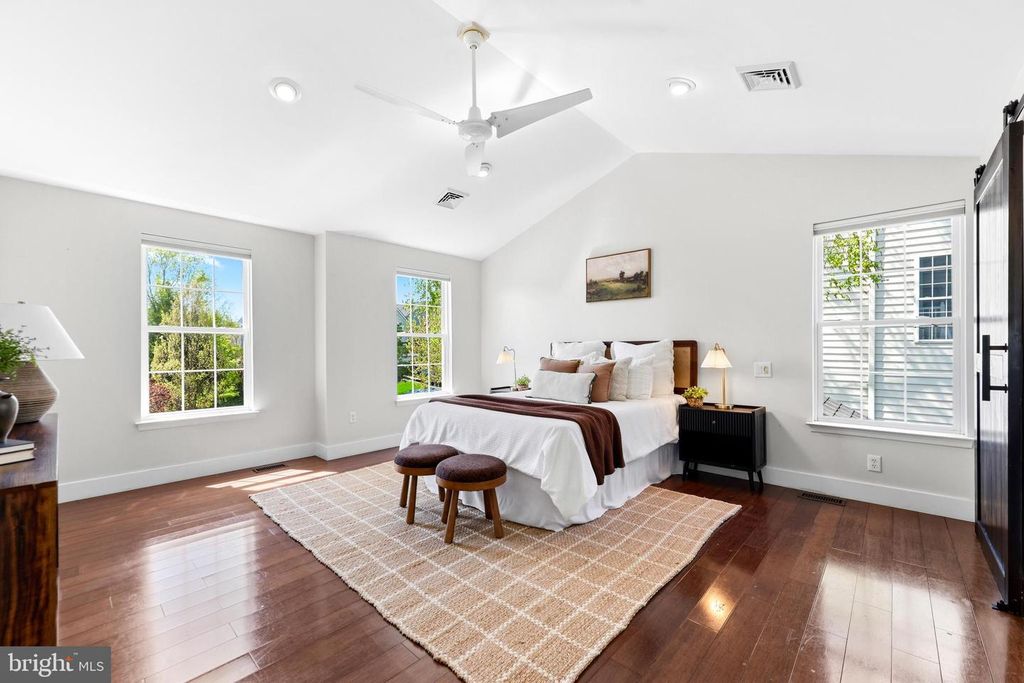 Image 23 of property listing at 6956 FAIR LN, New Market, MD 21774