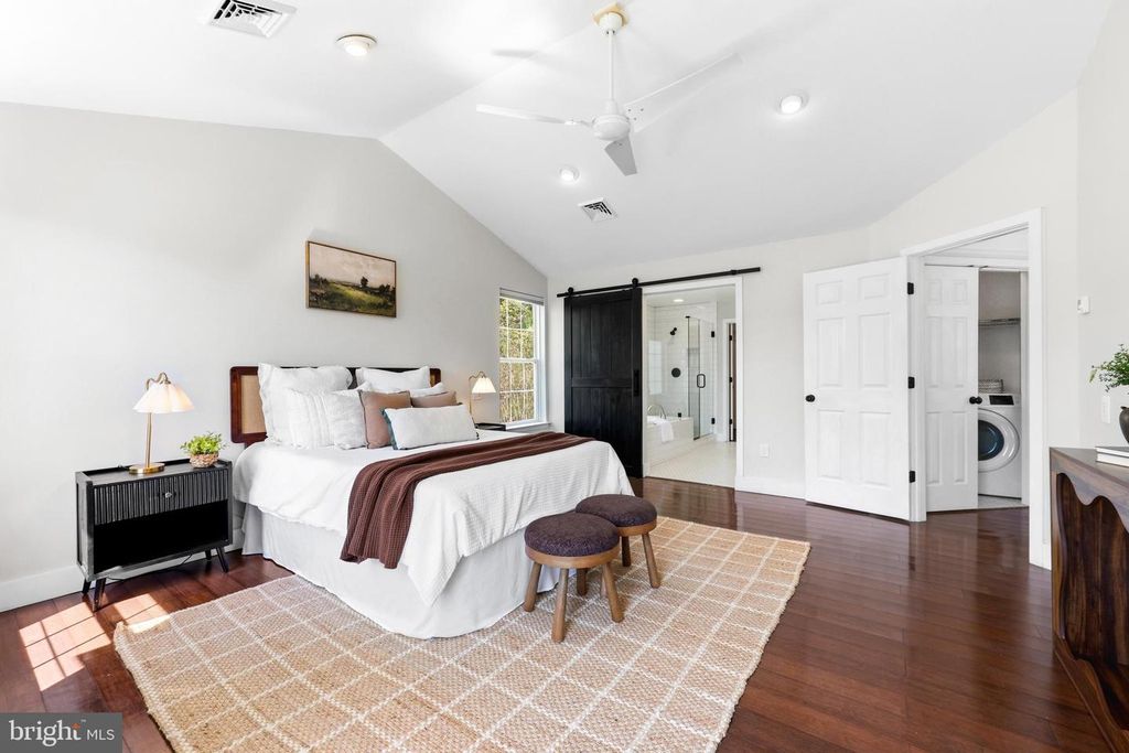 Image 24 of property listing at 6956 FAIR LN, New Market, MD 21774