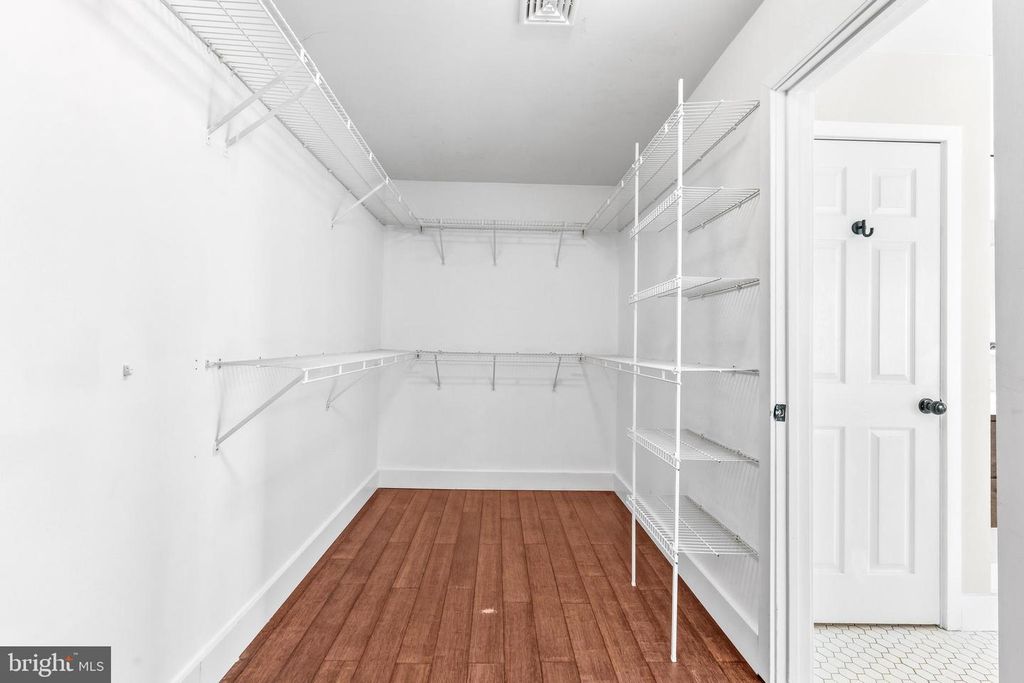 Image 29 of property listing at 6956 FAIR LN, New Market, MD 21774