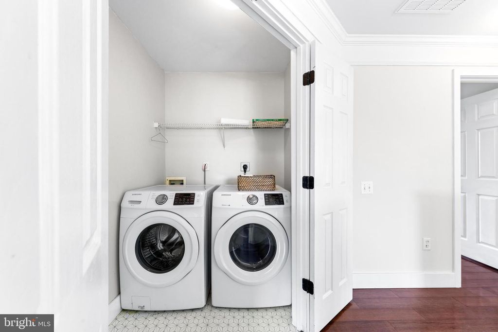 Image 30 of property listing at 6956 FAIR LN, New Market, MD 21774