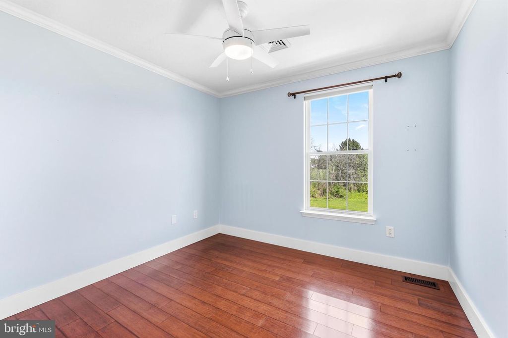 Image 31 of property listing at 6956 FAIR LN, New Market, MD 21774