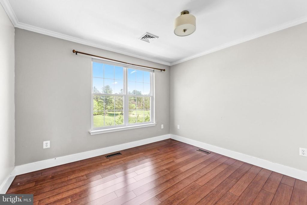 Image 36 of property listing at 6956 FAIR LN, New Market, MD 21774