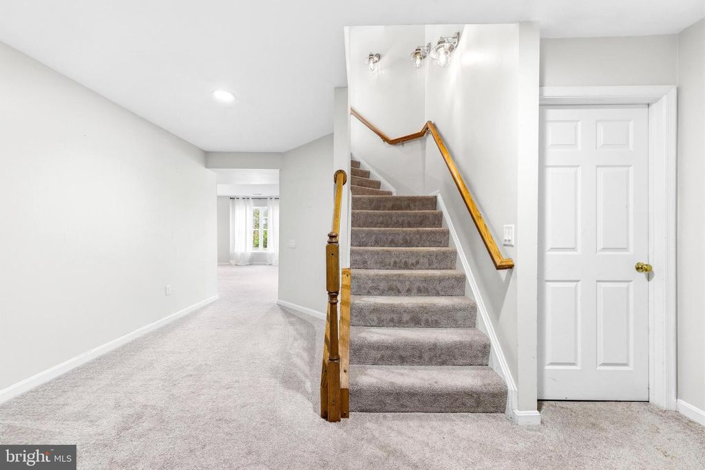 Image 39 of property listing at 6956 FAIR LN, New Market, MD 21774