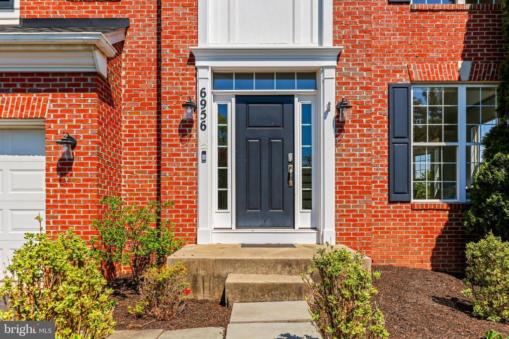 Image 4 of property listing at 6956 FAIR LN, New Market, MD 21774