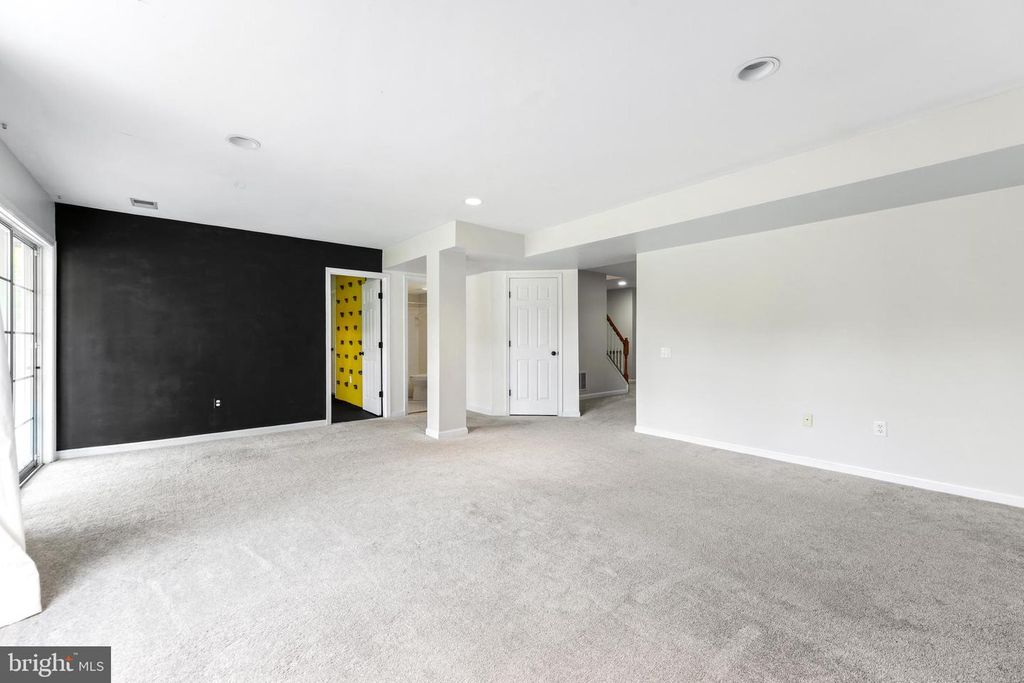 Image 40 of property listing at 6956 FAIR LN, New Market, MD 21774