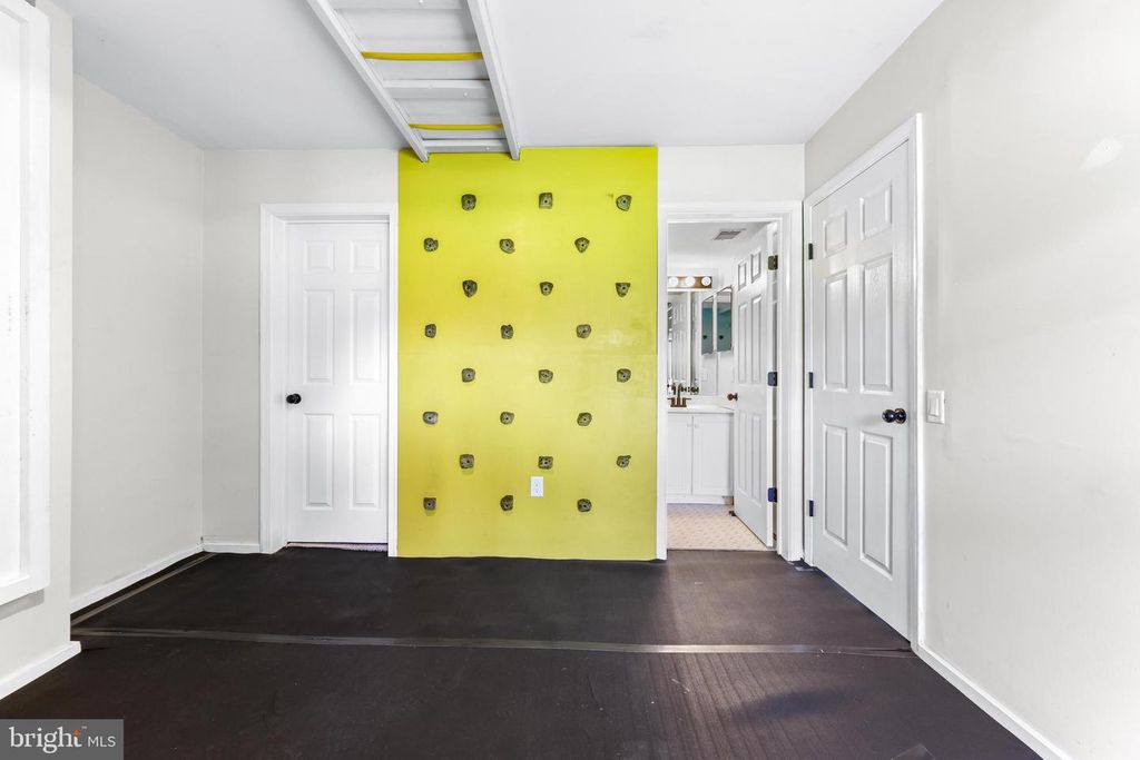 Image 42 of property listing at 6956 FAIR LN, New Market, MD 21774