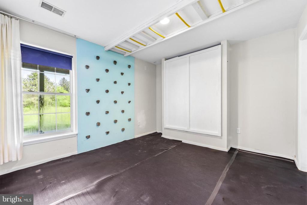 Image 43 of property listing at 6956 FAIR LN, New Market, MD 21774