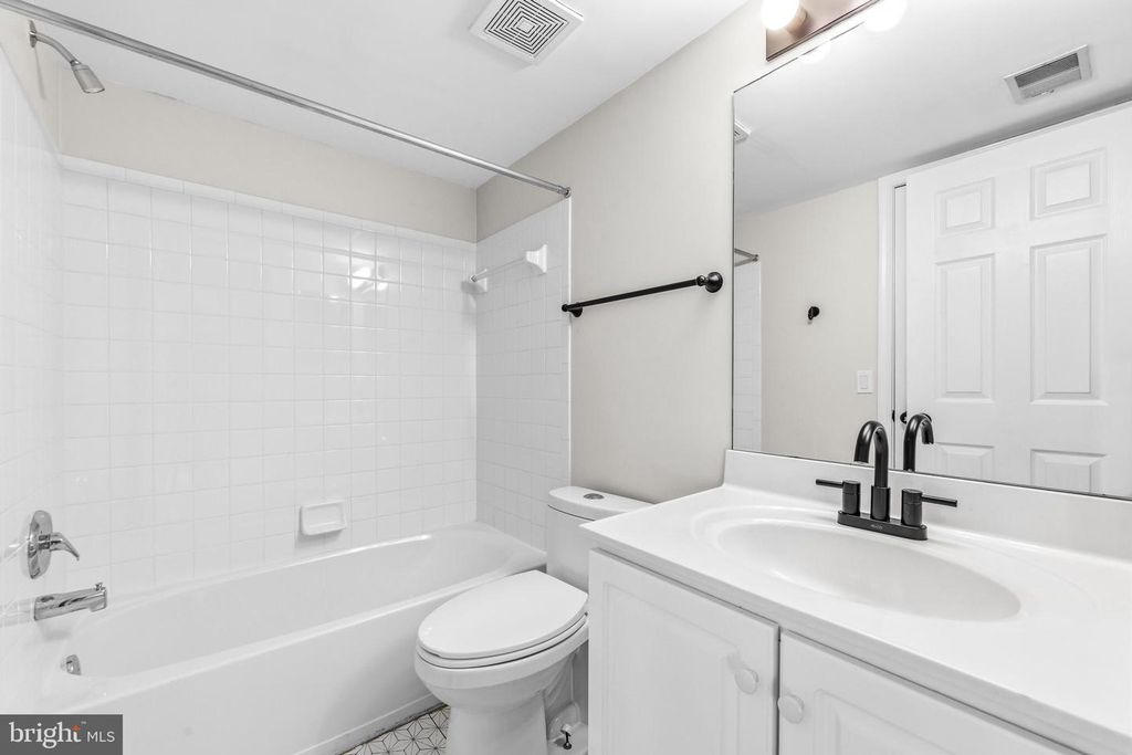 Image 44 of property listing at 6956 FAIR LN, New Market, MD 21774