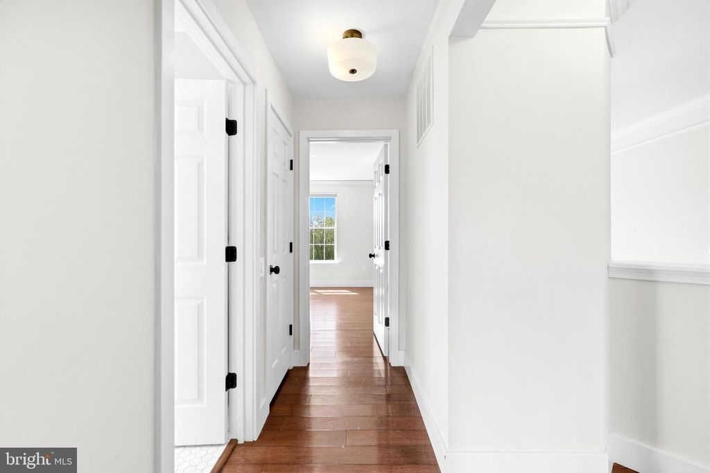 Image 45 of property listing at 6956 FAIR LN, New Market, MD 21774