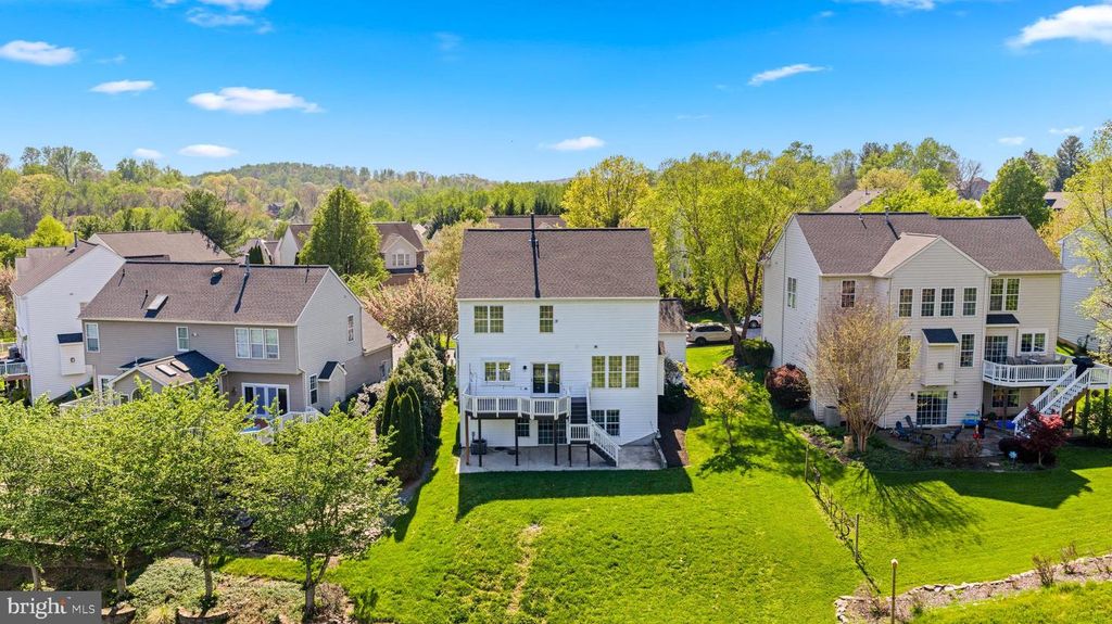 Image 47 of property listing at 6956 FAIR LN, New Market, MD 21774