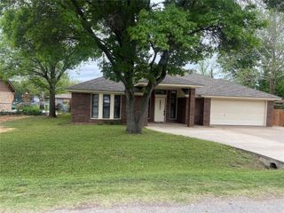 206 Casas Del Sur Street, Granbury, TX 76049