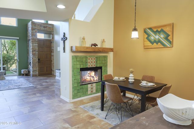 13022 N MOUNTAINSIDE Drive B, Fountain Hills, AZ 85268