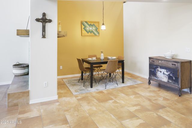 13022 N MOUNTAINSIDE Drive B, Fountain Hills, AZ 85268