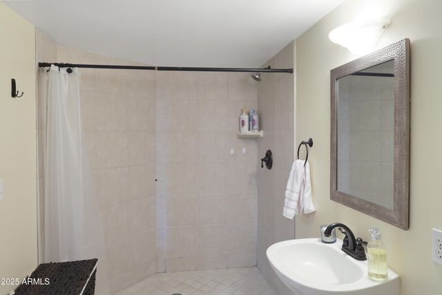 13022 N MOUNTAINSIDE Drive B, Fountain Hills, AZ 85268