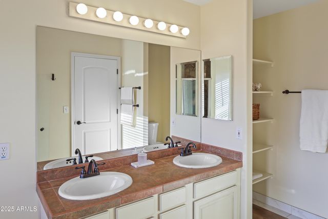 13022 N MOUNTAINSIDE Drive B, Fountain Hills, AZ 85268