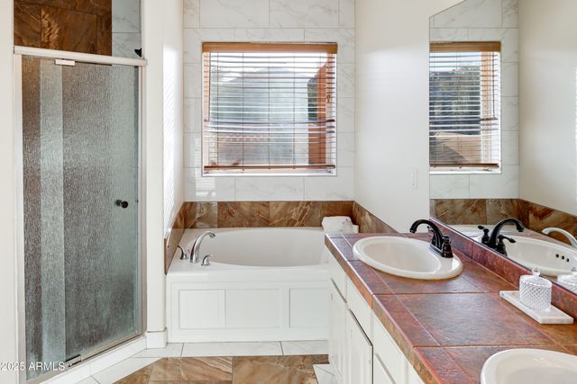 13022 N MOUNTAINSIDE Drive B, Fountain Hills, AZ 85268