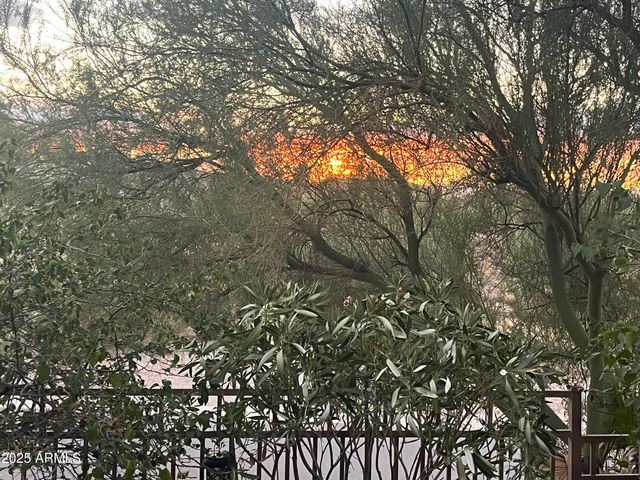 13022 N MOUNTAINSIDE Drive B, Fountain Hills, AZ 85268