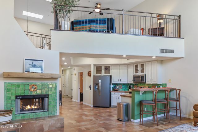 13022 N MOUNTAINSIDE Drive B, Fountain Hills, AZ 85268