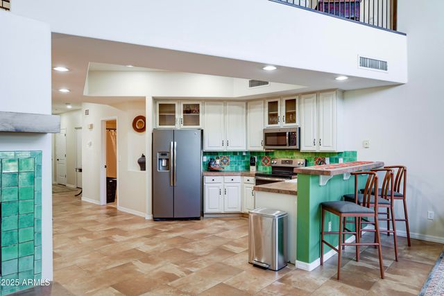 13022 N MOUNTAINSIDE Drive B, Fountain Hills, AZ 85268