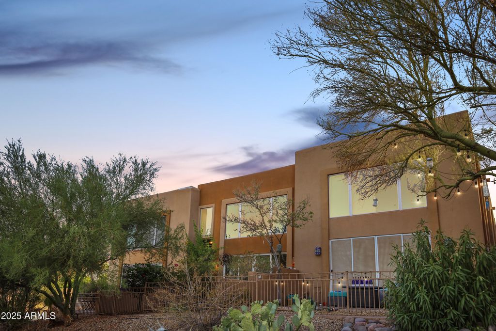 13022 N MOUNTAINSIDE Drive B, Fountain Hills, AZ 85268