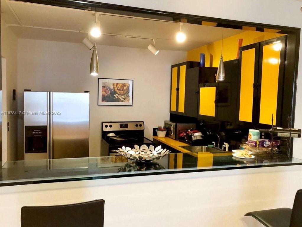 600 Three Islands Blvd 418, Hallandale Beach, FL 33009