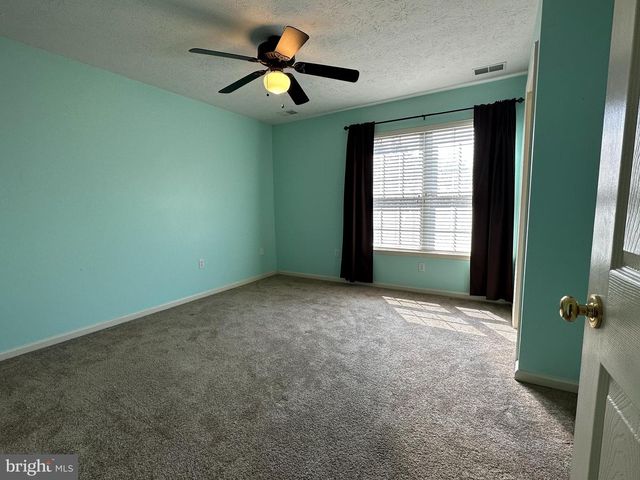 2066 HONEYSUCKLE LN, Winchester, VA 22601