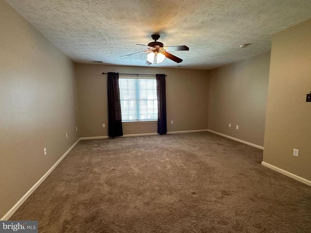 2066 HONEYSUCKLE LN, Winchester, VA 22601