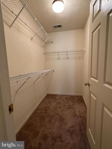 2066 HONEYSUCKLE LN, Winchester, VA 22601