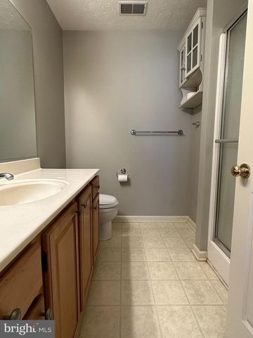 2066 HONEYSUCKLE LN, Winchester, VA 22601