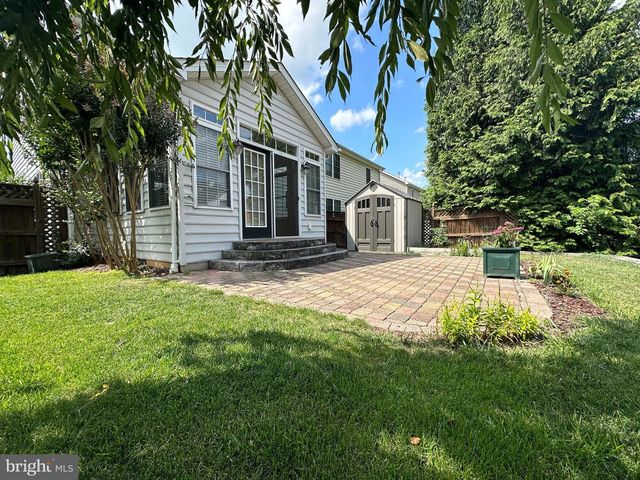 2066 HONEYSUCKLE LN, Winchester, VA 22601