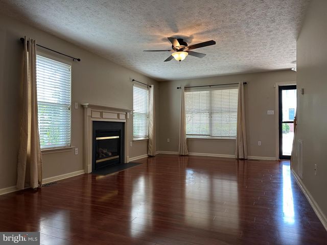 2066 HONEYSUCKLE LN, Winchester, VA 22601