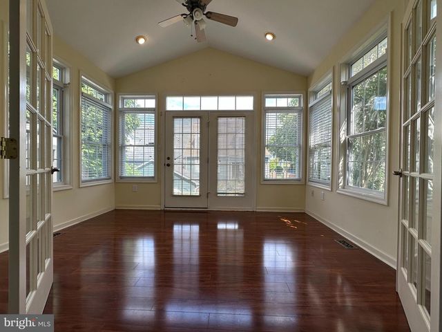 2066 HONEYSUCKLE LN, Winchester, VA 22601