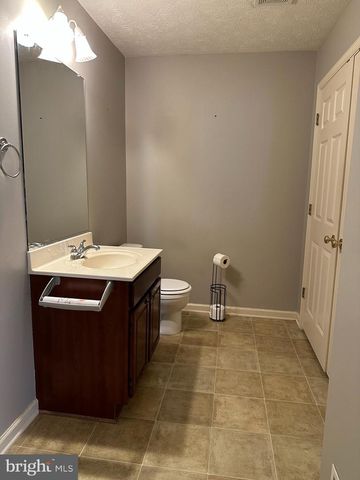 2066 HONEYSUCKLE LN, Winchester, VA 22601