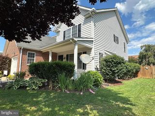 2066 HONEYSUCKLE LN, Winchester, VA 22601