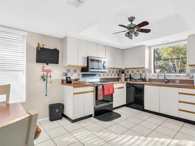 2504 OAK CIRCLE, Tarpon Springs, FL 34689