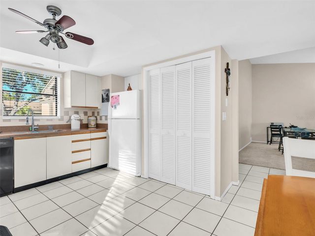 2504 OAK CIRCLE, Tarpon Springs, FL 34689