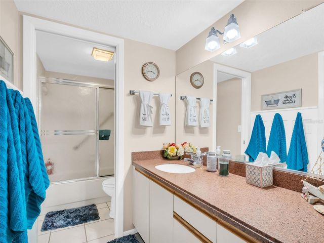 2504 OAK CIRCLE, Tarpon Springs, FL 34689