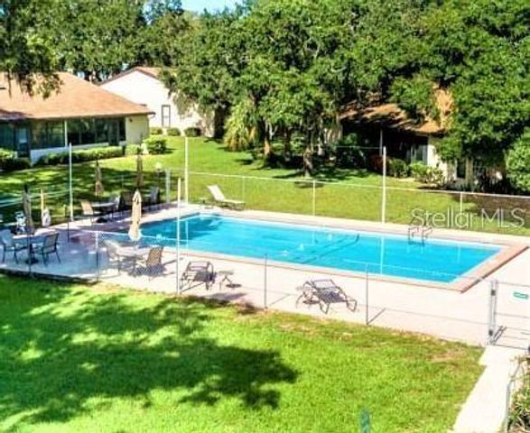 2504 OAK CIRCLE, Tarpon Springs, FL 34689