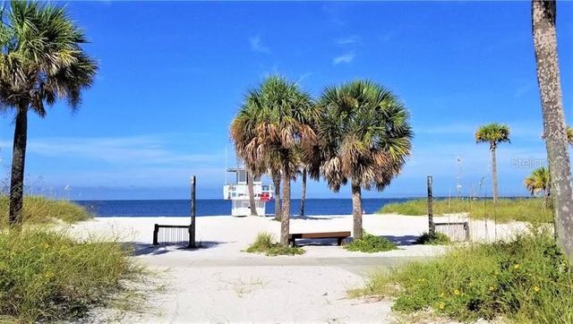 2504 OAK CIRCLE, Tarpon Springs, FL 34689