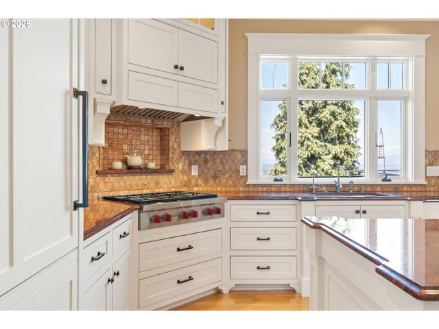550 Nw ALPINE Ter, Portland, OR 97210