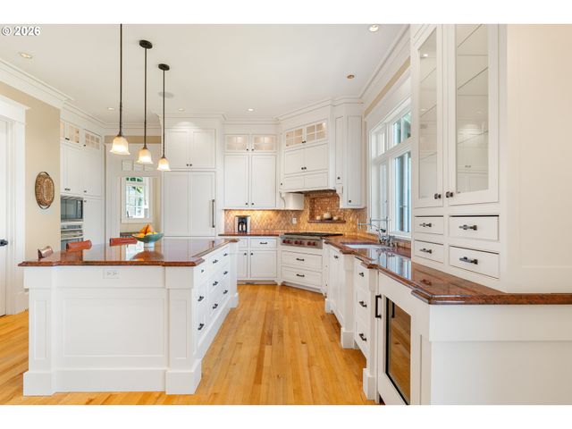550 Nw ALPINE Ter, Portland, OR 97210
