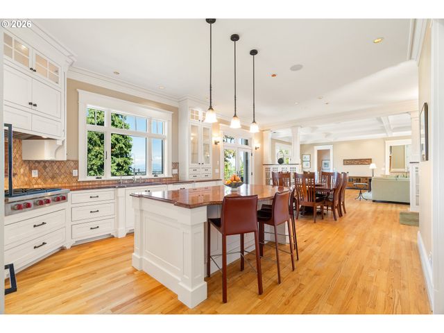 550 Nw ALPINE Ter, Portland, OR 97210