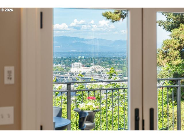 550 Nw ALPINE Ter, Portland, OR 97210