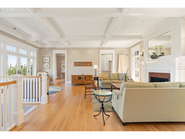 550 Nw ALPINE Ter, Portland, OR 97210
